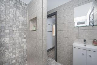 Central Ashford Stay for All - 1