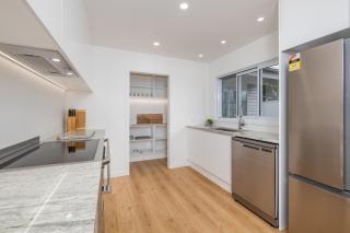 Waterfront Beach House - Paihia Holiday Home - 4