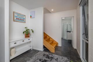 Waterfront Beach House - Paihia Holiday Home - Paihia - 3
