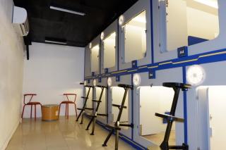 Buton Backpacker Lodge - Bandung - 8