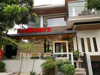 RedDoorz at Anton's Loft Designer Resort Pansol Calamba Laguna - Laguna - 9