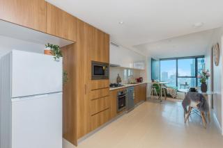 KOZYGURU SKYTOWER BRISBANE CBD 2 BED APT QBN222-1815 - 5