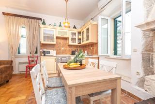 Antique beautiful apartment in center with terrace & sea view - 4