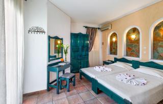 Castle Suites Hotel - 3