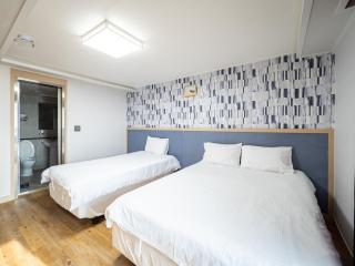 Jeju Moseulpo Hotel - Seogwipo - 2