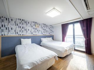Jeju Moseulpo Hotel - Seogwipo - 1