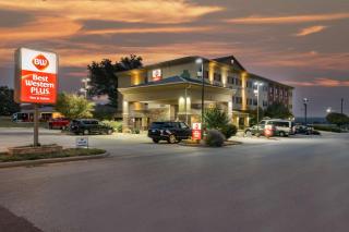 Best Western Plus Shamrock Inn & Suites - Shamrock - 0