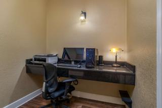 Best Western Plus Shamrock Inn & Suites - Shamrock - 3
