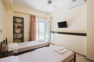 Family Home near Beach - Kato Galatas - 6