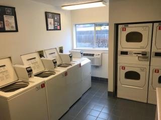 InTown Suites Extended Stay Chicago IL - Oakbrook - 7