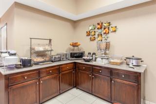 Ramada by Wyndham Fresno Northwest - Fresno - 4