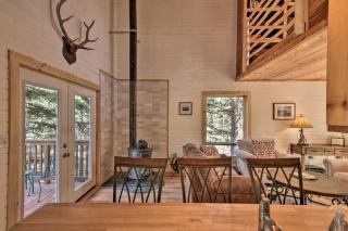 Woodsy Cabin Hideaway with Deck Hike, Fish, Escape - Bordenville - 0