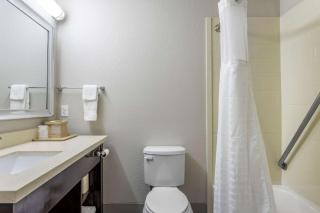Comfort Inn & Suites North Little Rock JFK Blvd - North Little Rock - 1