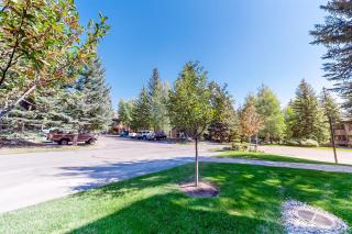 4027 Bluff - Sun Valley - 5