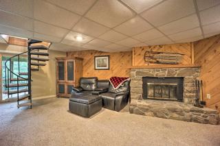 2 Decks, Mountain View Beech Mountain Cabin! - Beech Mountain - 2