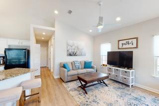 You & Me Family Beach Cottage - Santa Rosa Beach - 0
