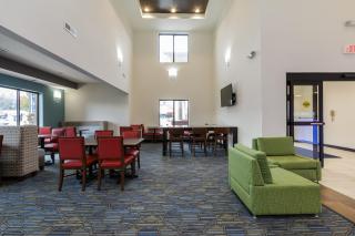 Holiday Inn Express & Suites - South Bend - Notre Dame Univ. - 7