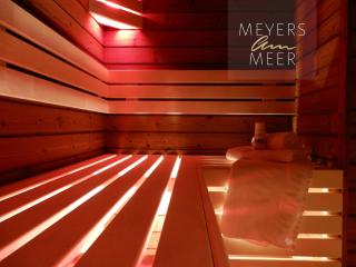 Schwarzes Holzferienhaus mit Sauna in Zierow -- SONNENECK -- 500m zum Ostsee-Strand, 4 - 6 Personen - 1