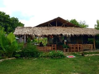 SEE-KEE-HOR Cafe and Hostel - Siquijor - 3
