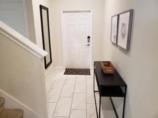 4 Bedroom Private Lakefront Town Home at Storey Lake near Disney World Parks - Kissimmee - 1