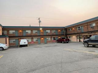Red Carpet Inn & Suites - 9