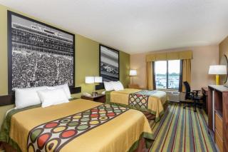 Super 8 by Wyndham Goshen - Goshen - 1