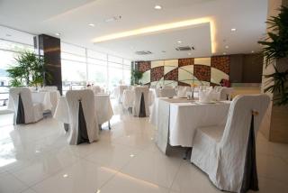 Pine Tree Hotel - 6