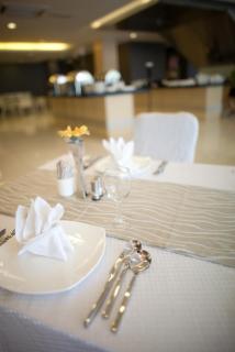 Pine Tree Hotel - 5