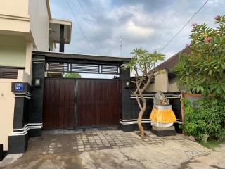 Gumitish Guest House Singaraja - Singaraja - 8