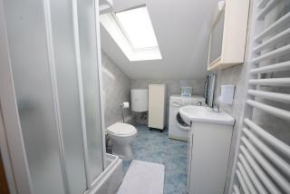 Apartments Karina by El-Pi Tours - Njivice - 5