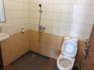 Yehezkiel Hotel Lembang Mitra RedDoorz - Bandung - 4