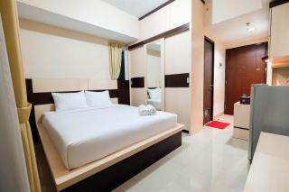 Cozy Studio Room Grand Dhika Apartment By Travelio - Bekasi - 9