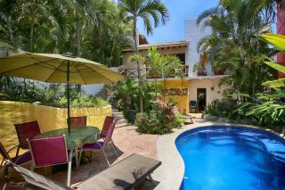 Dos Amigos Spacious 4BR with Pool and Garden 1 block from Beach New Listing - Sayulita - 0