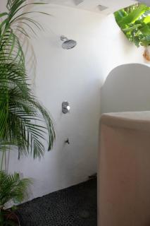 Dos Amigos Spacious 4BR with Pool and Garden 1 block from Beach New Listing - Sayulita - 8
