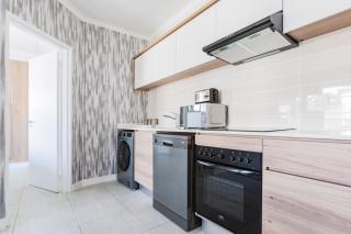 Alimama Spaces: The Manson's Kikuyu - Sandown - 2