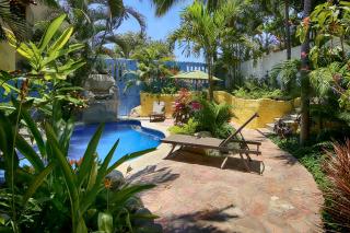 Dos Amigos Spacious 4BR with Pool and Garden 1 block from Beach New Listing - Sayulita - 1