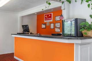 Econo Lodge Lee - Great Barrington - Lee - 4