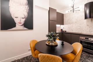 Emperor Castle View Suite - 7