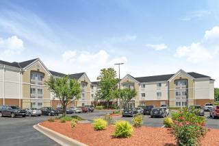 Candlewood Suites Huntersville-Lake Norman Area by IHG - Huntersville - 1