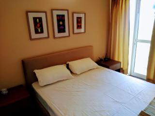 Entire Condominium Luxury Suites Perfect Getaway - Noida - 6
