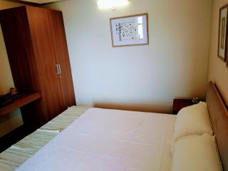 Entire Condominium Luxury Suites Perfect Getaway - Noida - 4