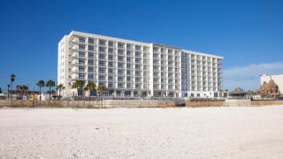 Holiday Inn Express & Suites Panama City Beach Beachfront by IHG - Panama City Beach - 3