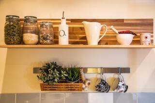 Buxton centre cosy cottage with free secure parking - 4