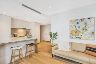 KOZYGURU FORTITUDE VALLEY DESIGNER GRADE 2 BED APT FREE PARKING QFV179-1401 - Brisbane - 3