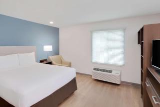 WoodSpring Suites Detroit Farmington Hills - 9