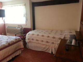 Gunstock Inn & Suites - 9