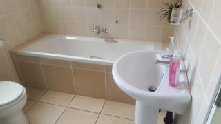 OFF-GRID Guest Twin-rooms in Sandton - 1