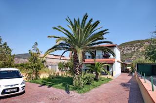 Andriotis Rooms & Houses - Skála Loutrón - 9