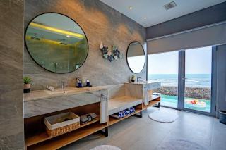 Aston Anyer Beach Hotel - 3