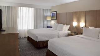Crowne Plaza Cleveland Airport by IHG - 4